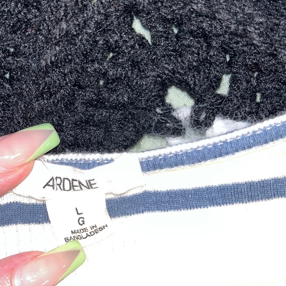 🪻3/$30 Striped crop top!🪻 - Picture 3 of 4